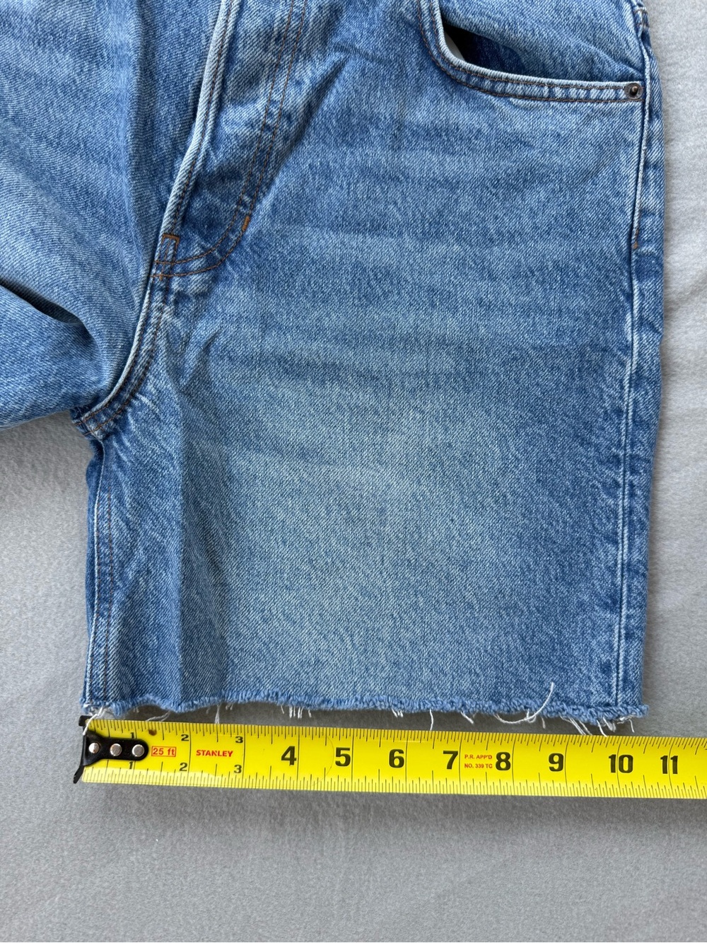 Reformation Wash Colorado High Rise 5" In Relaxed Jean Shorts Women's 27 Raw Hem - Picture 7 of 13